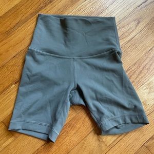 NWOT Wonder Train Shorts